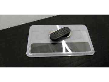 бейдж с магнитом